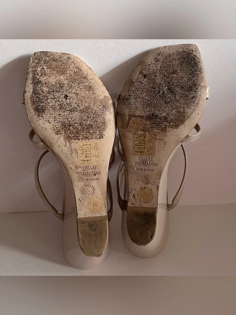 Stuart Weitzman Patent Leather
Strapeze Wedge Sandals 7 Minimalist Quiet Luxury - Picture 11 of 11